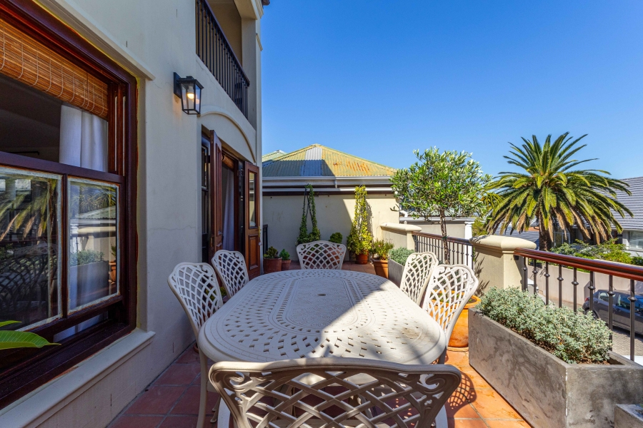 3 Bedroom Property for Sale in Sea Point Western Cape